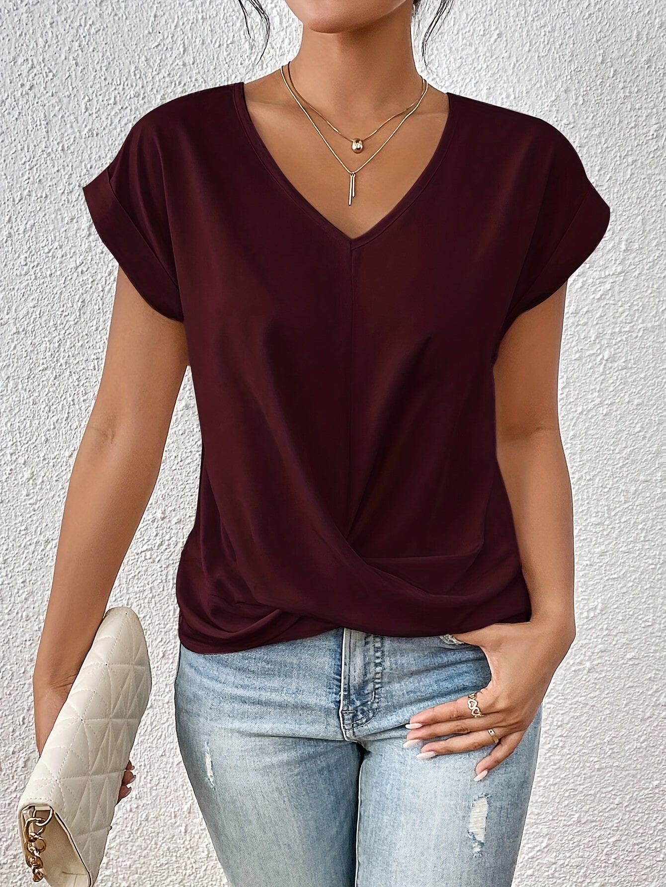 Comfortable T-shirt with an elegant neckline